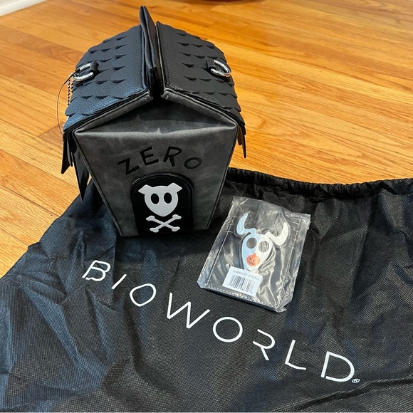 NWT Bioworld Zero Ghost Dog Doghouse Structural Crossbody Bag and Card Holder - Picture 9 of 9